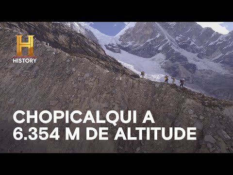 Leia mais sobre o artigo Brasileiros escalam a quarta montanha mais alta da Cordilheira Branca | ANDES EXTREMO | HISTORY